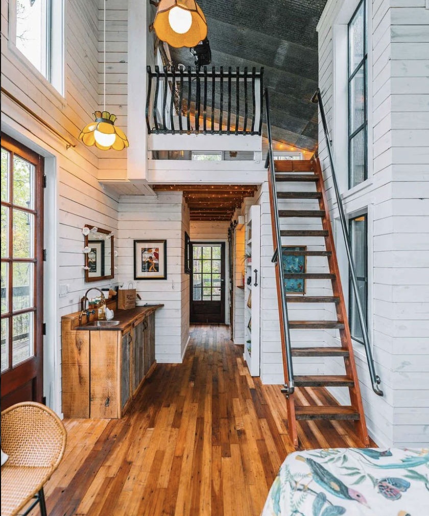 Interior photo of Treetop Hideaways Dogwood Treehouse