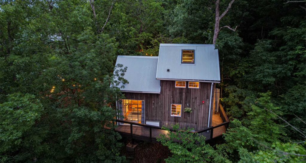 aerial view of treehouse rentals Tennessee