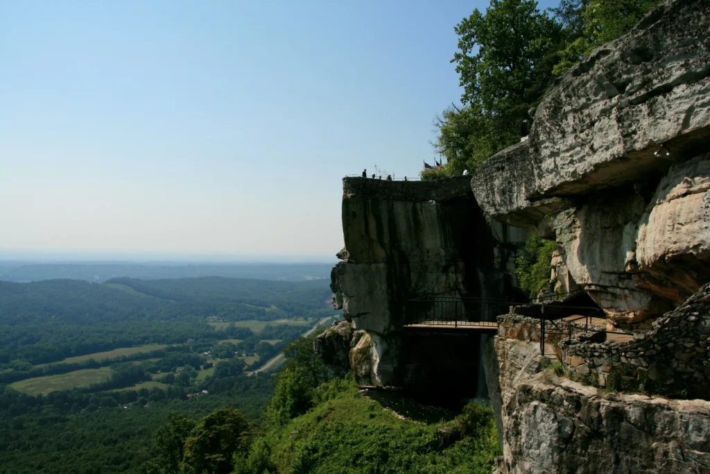 The ledge of Lookout Mountain