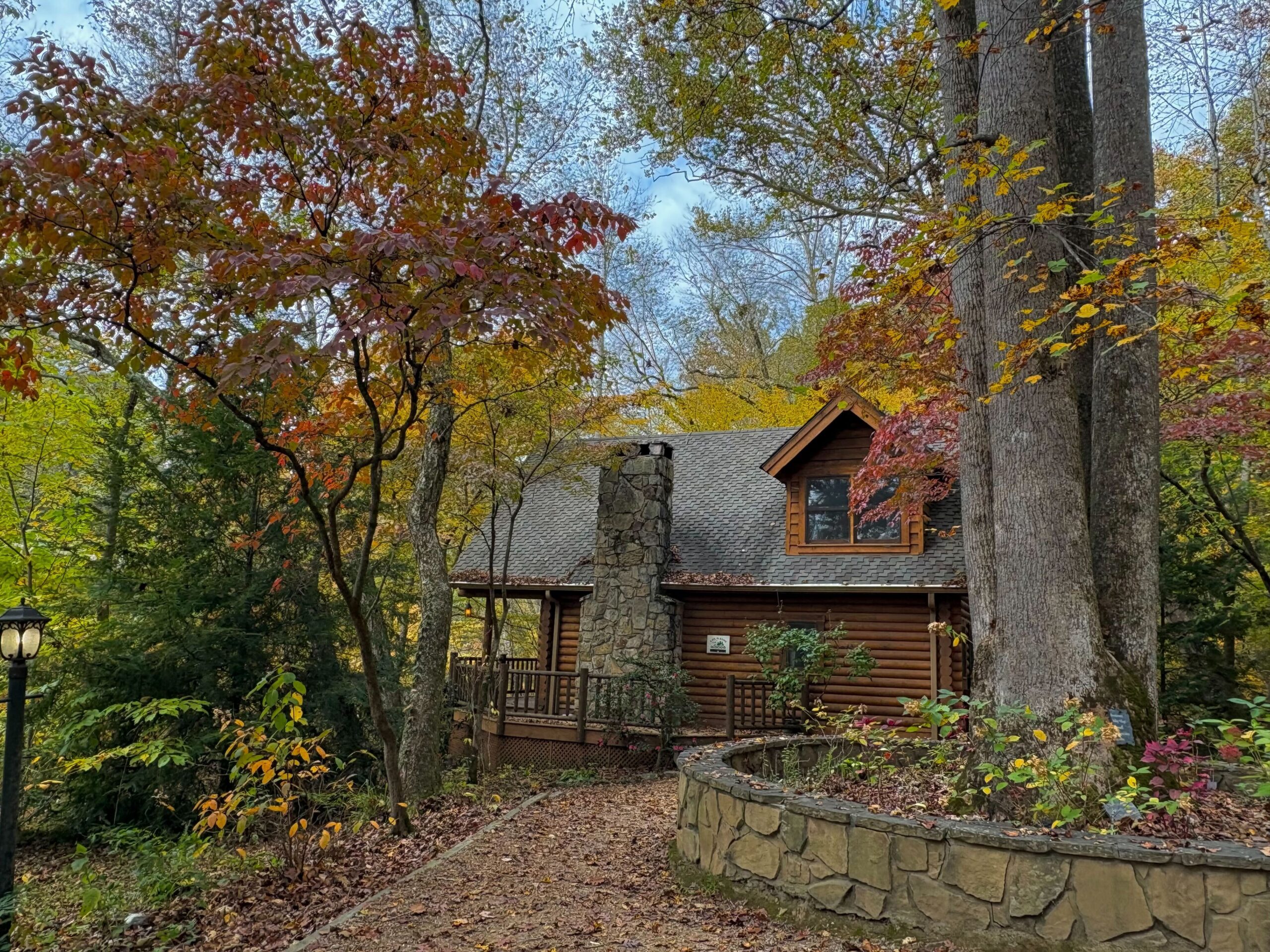 a picturesque view of a cabin at Welcome Valley Village