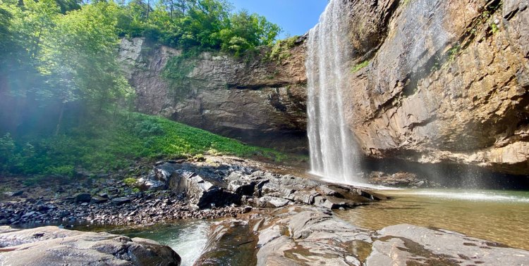 Lula Falls plunging over limestone cliff in Lookout Mountain, Georgia