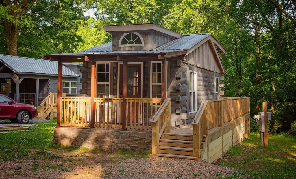 Exterior of the Lookout Cabin at Wauhatchie Woodlands