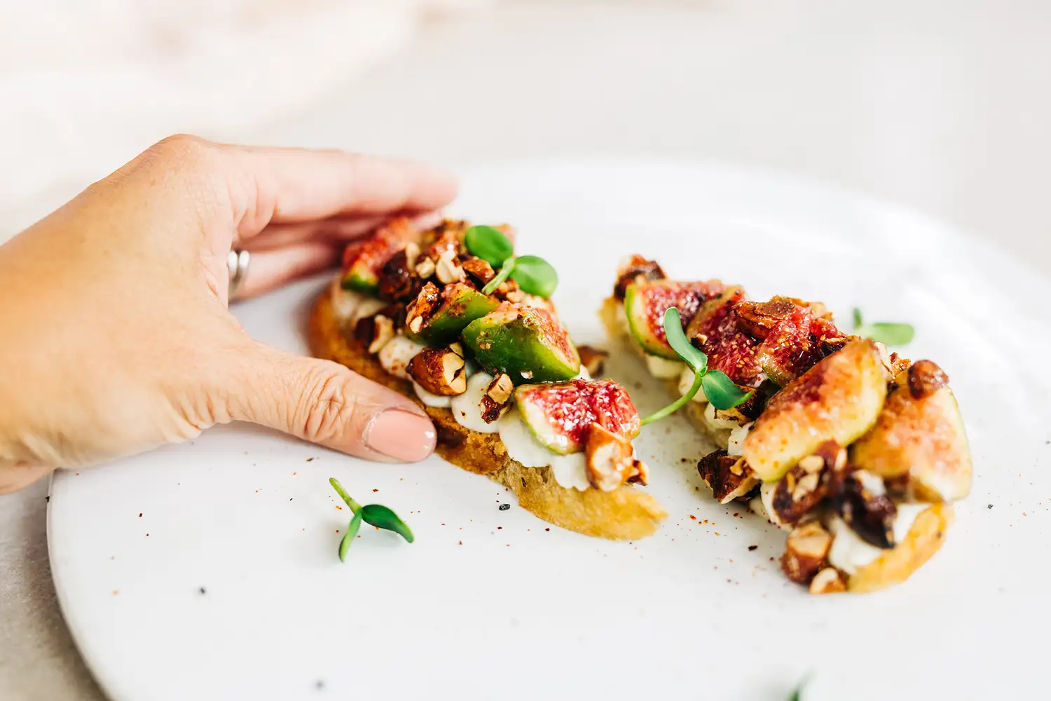 649da1156683df4003aab57f 649c911689b6efaf86383eb3 640b75d2ba6752dc00dfd908 64091eb524ddda74feeaeddf st johns restaurant chattanooga 1500x1000 1