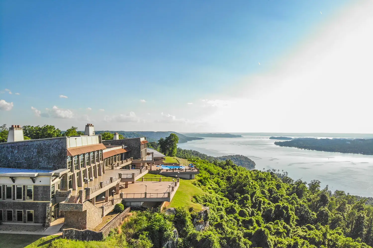 649da1176683df4003aabdfc 649c9118f75ff064a35aad44 640b89b0e5569e627a5f9bac lake guntersville state park 1500x1000 1