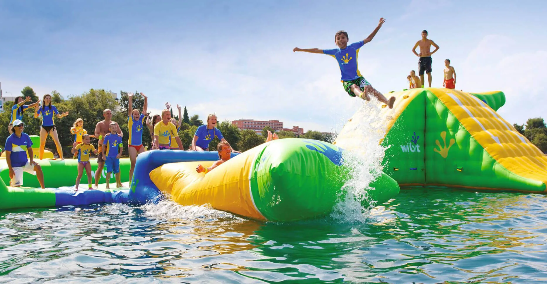 652eca7d9bed1cb8561fa80d 64caad2aa5b36512b7524340 NOOGA splash waterpark chattanooga banner