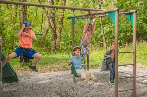 65396529200629e8d88fe1d0 kids playing playground wauhatchie wooldands vacation rentals p 500