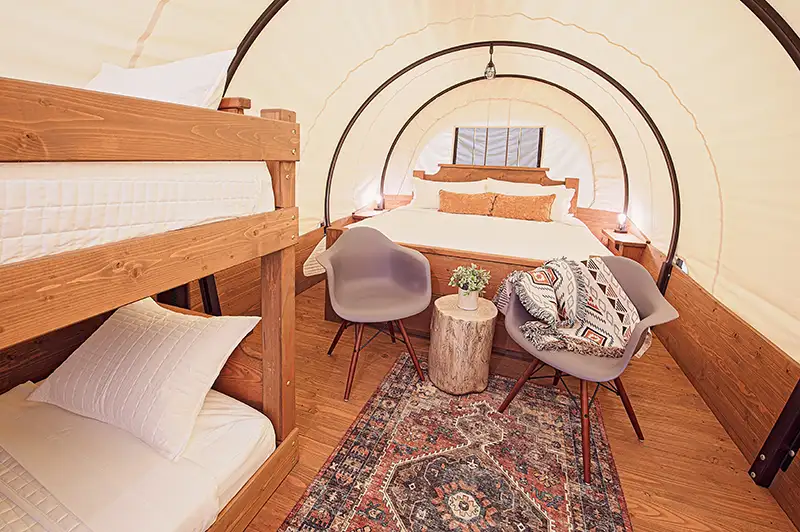 the pioneer interior covered wagon 02