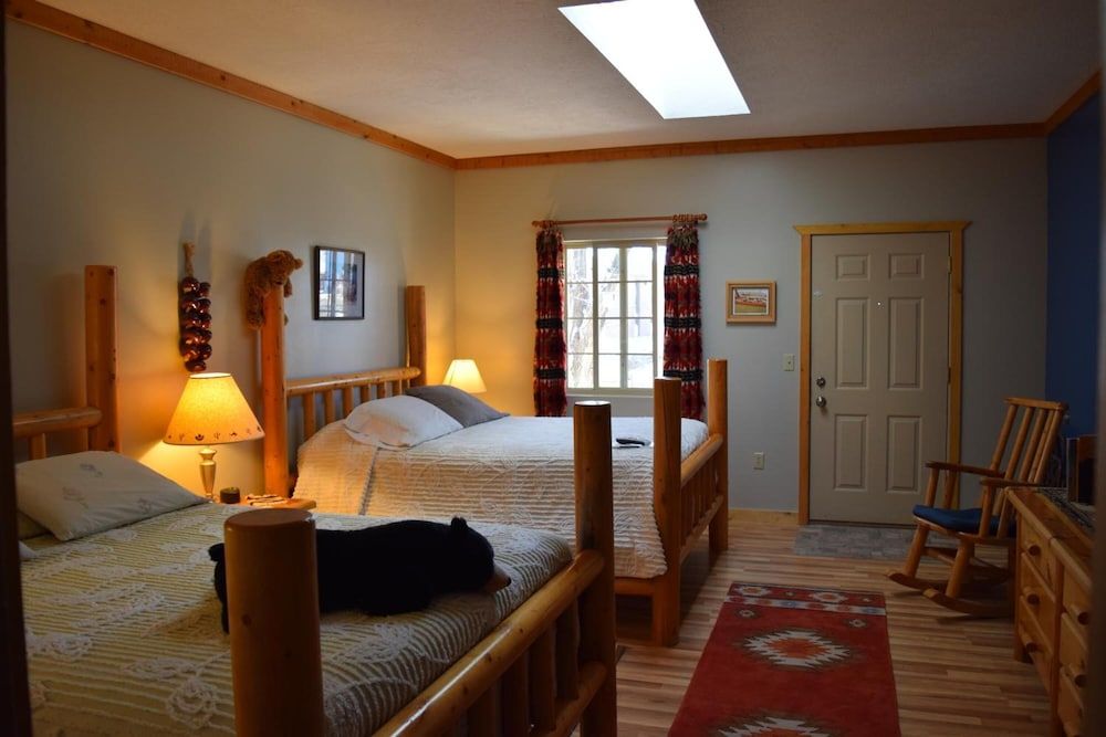 Double Queen Guest Room